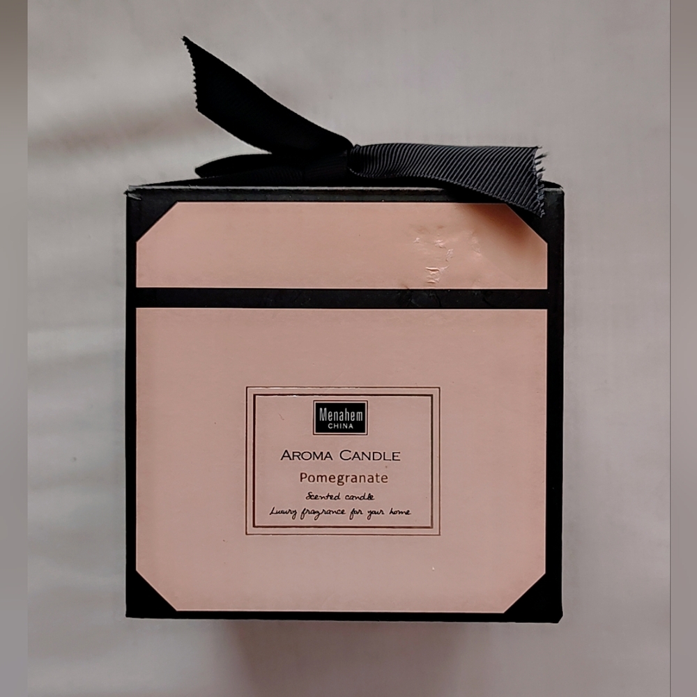 🕯️ Menahem “Boss Lady” Pomegranate Candle – NWT – Gift Boxed 🕯️ - Picture 2 of 8